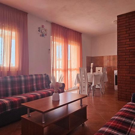 Apartmani Vujicic Бар Екстериор снимка